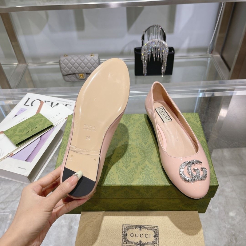 Gucci Flat Shoes